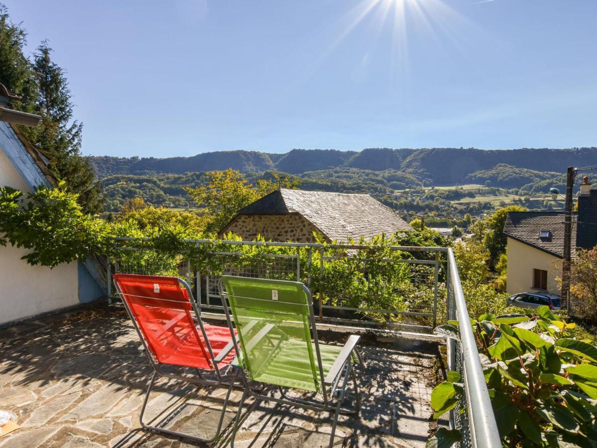 Beautiful Villa In The Parc Des Volcans D Auvergne Vic-sur-Cère Dış mekan fotoğraf