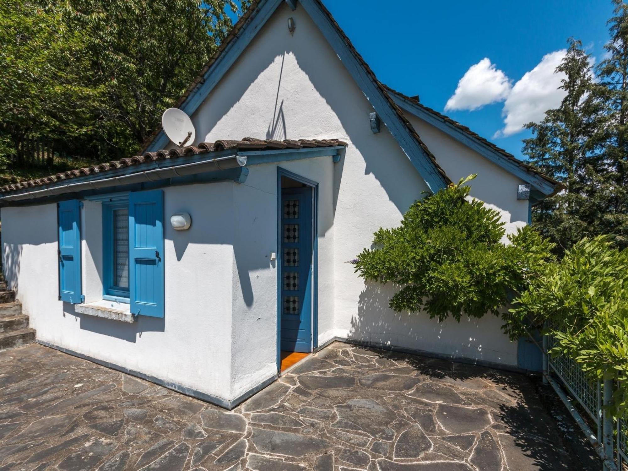 Beautiful Villa In The Parc Des Volcans D Auvergne Vic-sur-Cère Dış mekan fotoğraf