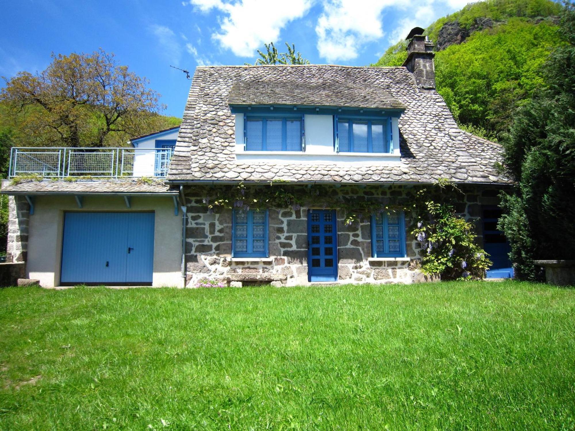 Beautiful Villa In The Parc Des Volcans D Auvergne Vic-sur-Cère Dış mekan fotoğraf